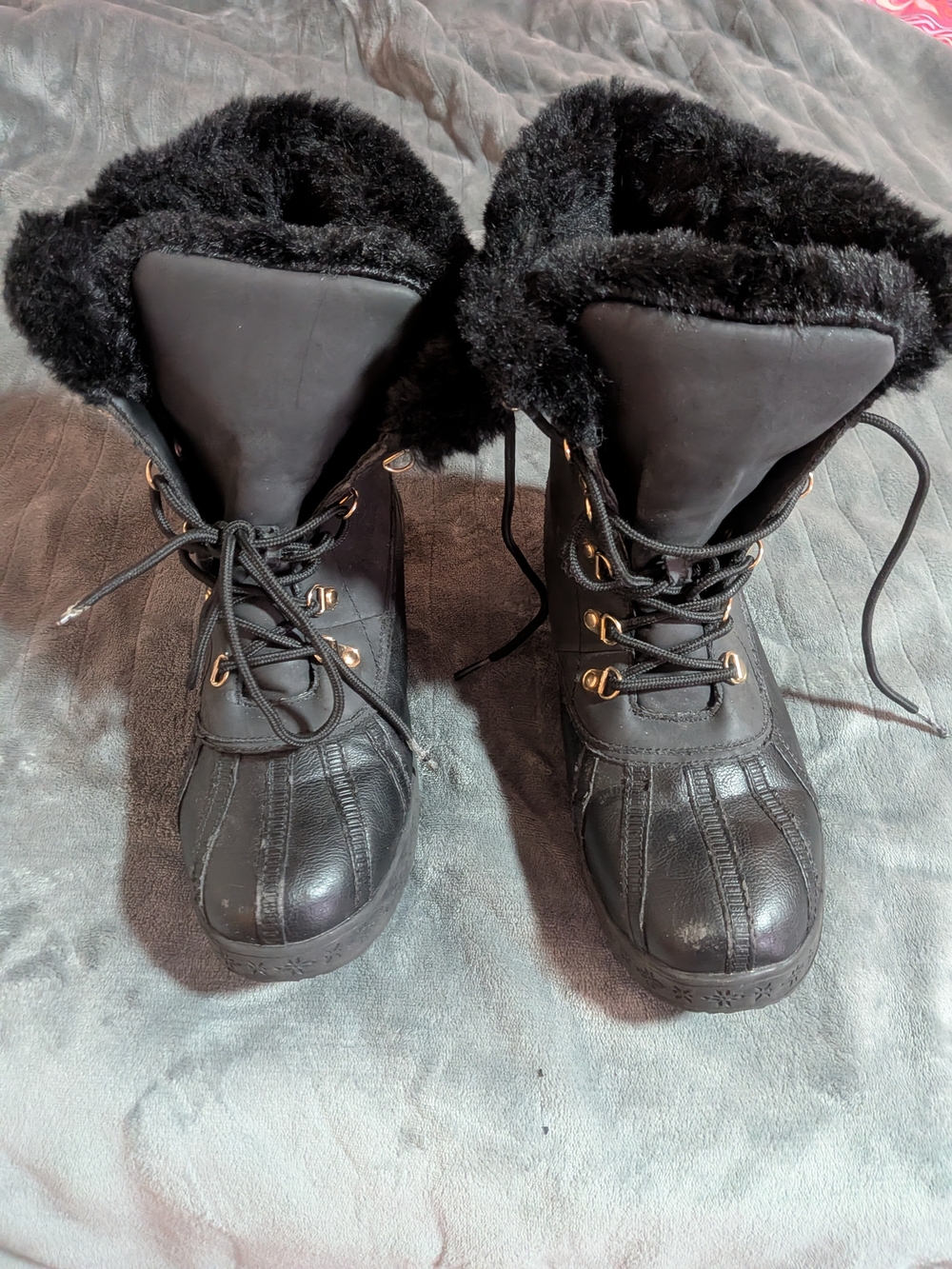 SHEIN Black Faux-Fur Lace-Up Snow Boots